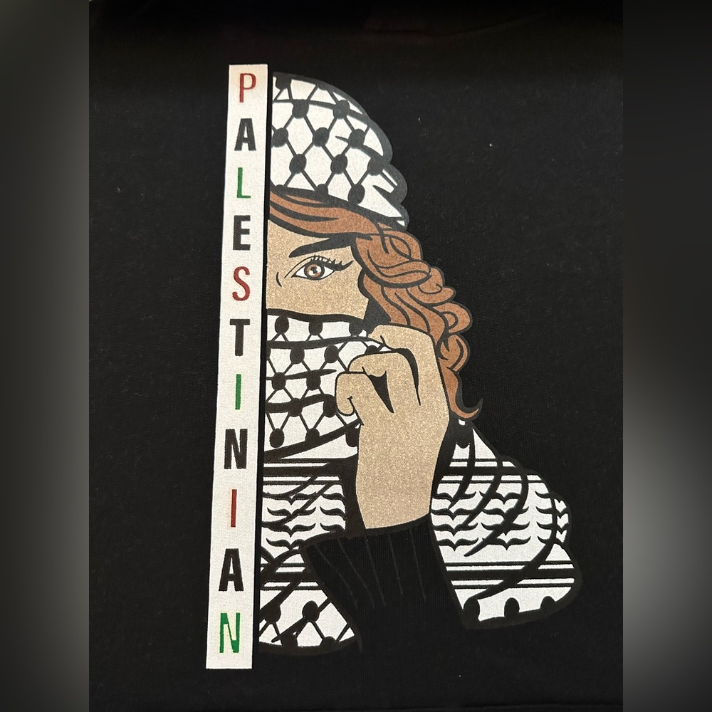 Custom crewnecks , hoodies , T-shirt’s sweat pants and more